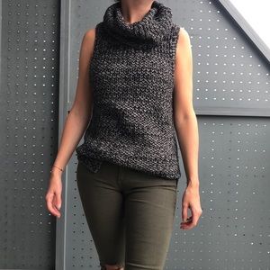 Banana republic sleeveless sweater size xs